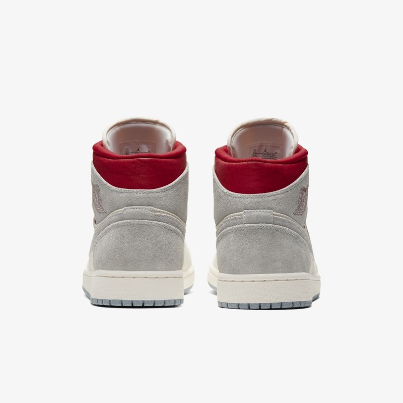 Nike air jordan 1 mid sneakersnstuff best sale